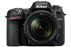 Цифровой фотоаппарат Nikon D7500 Kit 18-140mm черный